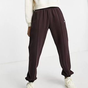 Nike Trend Essential Fleece Loose-Fit Cuffed Sweatpants Dark Brown Size Medium